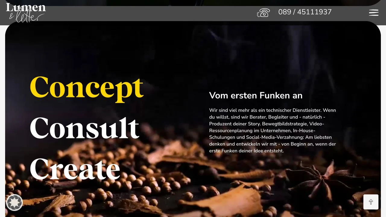 Leistungsbereich der Lumen-und-Letter-Website mit den auswählbaren Bereichen Concept, Consult und Create vor einem Filmhintergrund